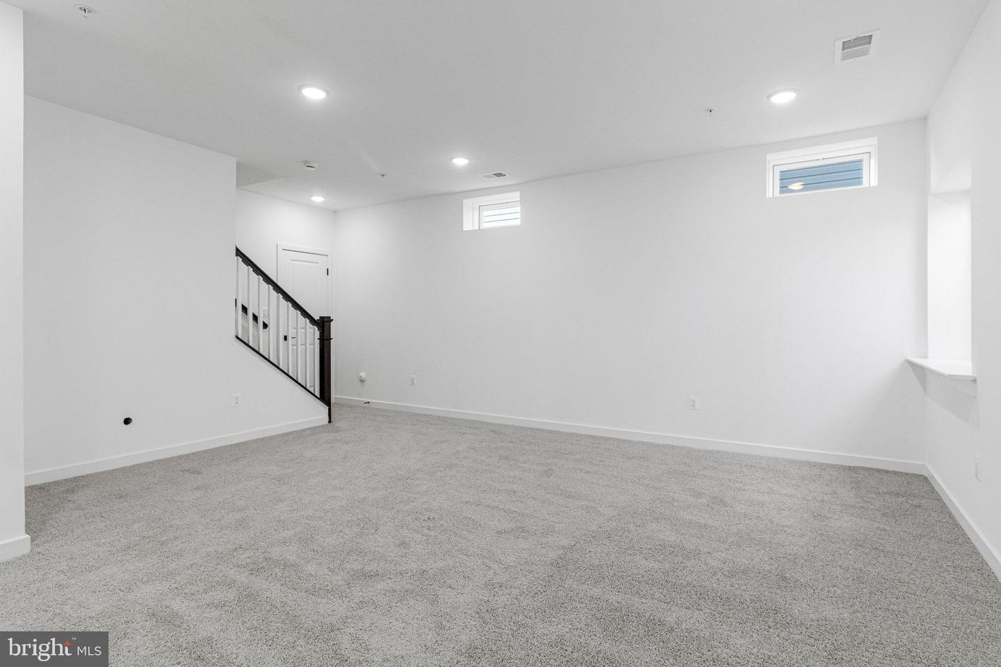 5728 Howard Dr Property Photo 24