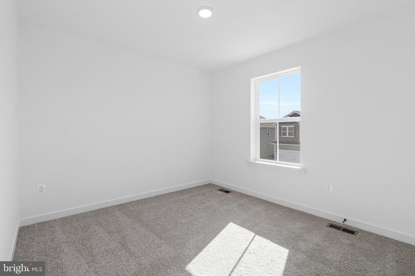 5728 Howard Dr Property Photo 36