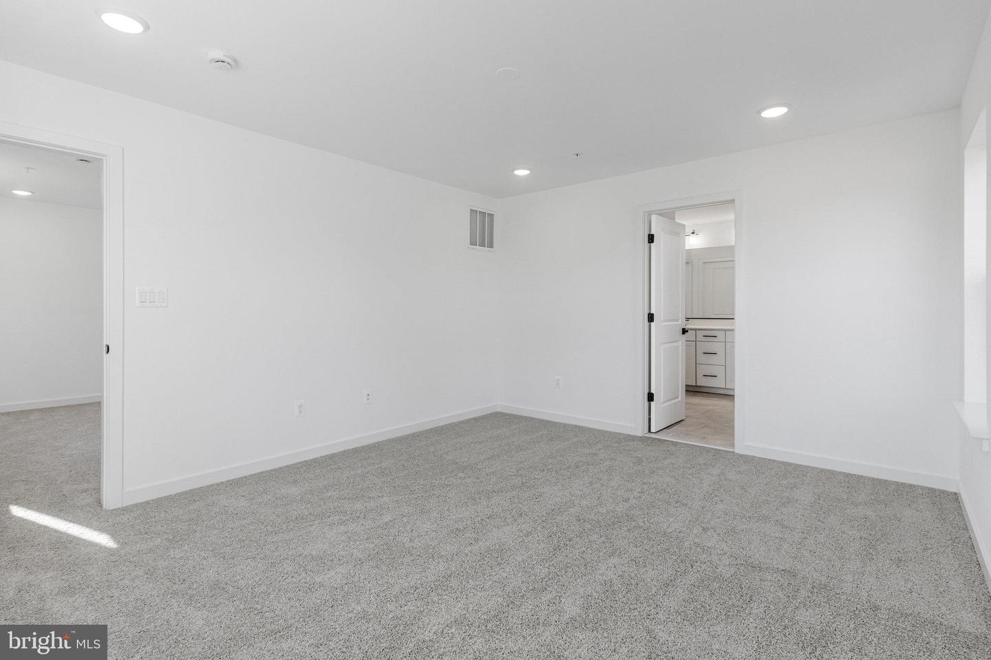 5728 Howard Dr Property Photo 47