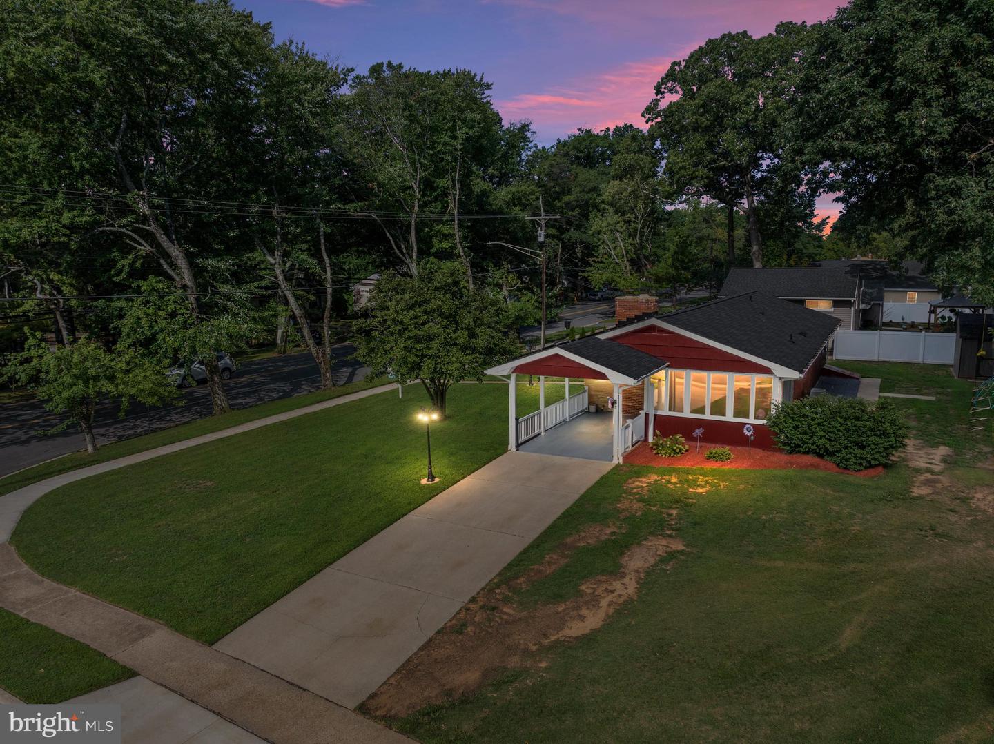 500 Evergreen Rd Property Photo 3