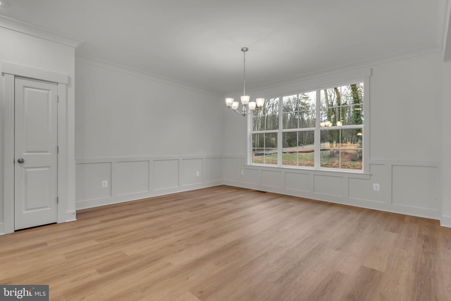 995 Arundel Dr Property Photo 3