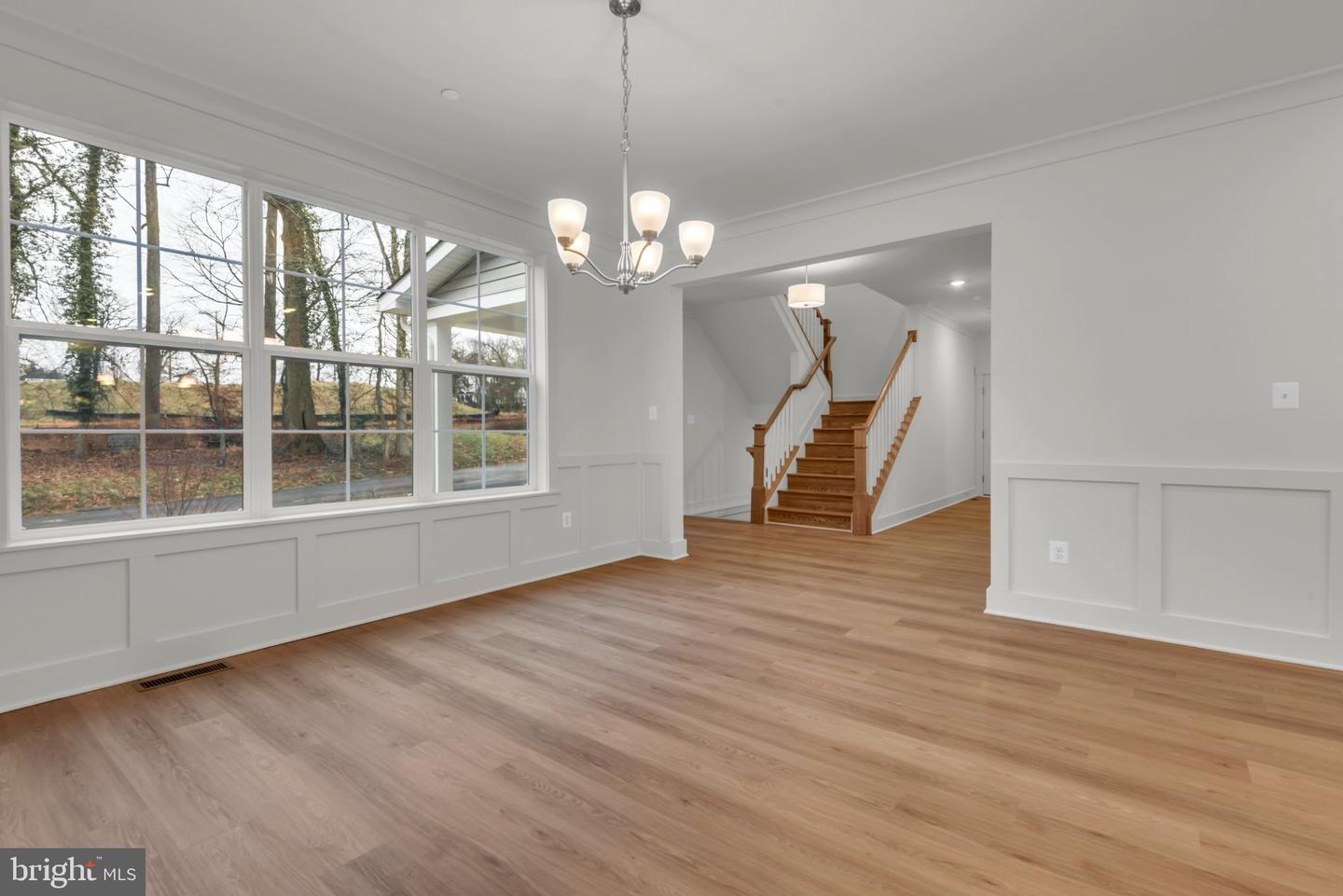 995 Arundel Dr Property Photo 4