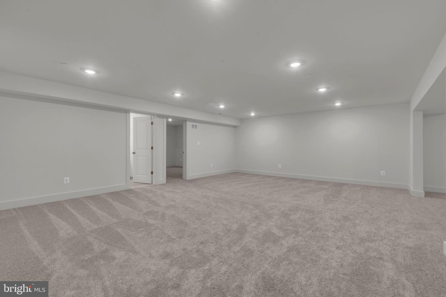 995 Arundel Dr Property Photo 39