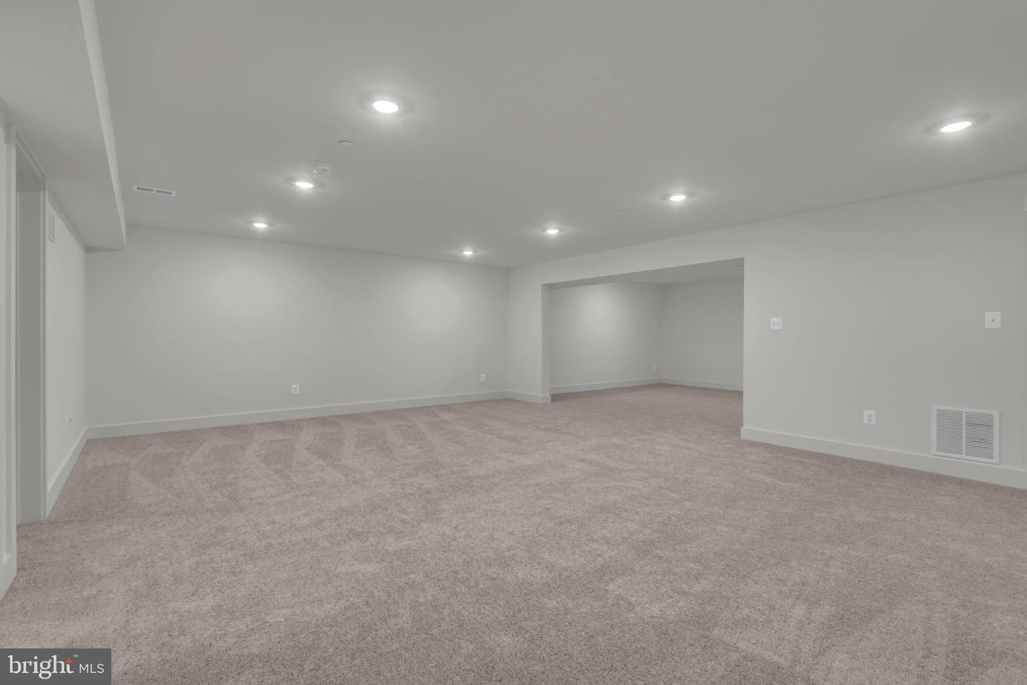 995 Arundel Dr Property Photo 40