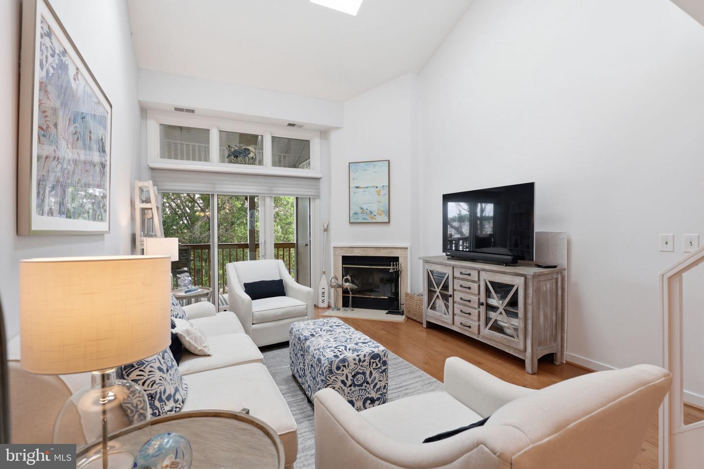 2102 Chesapeake Harbour Dr E #202 Property Photo 5