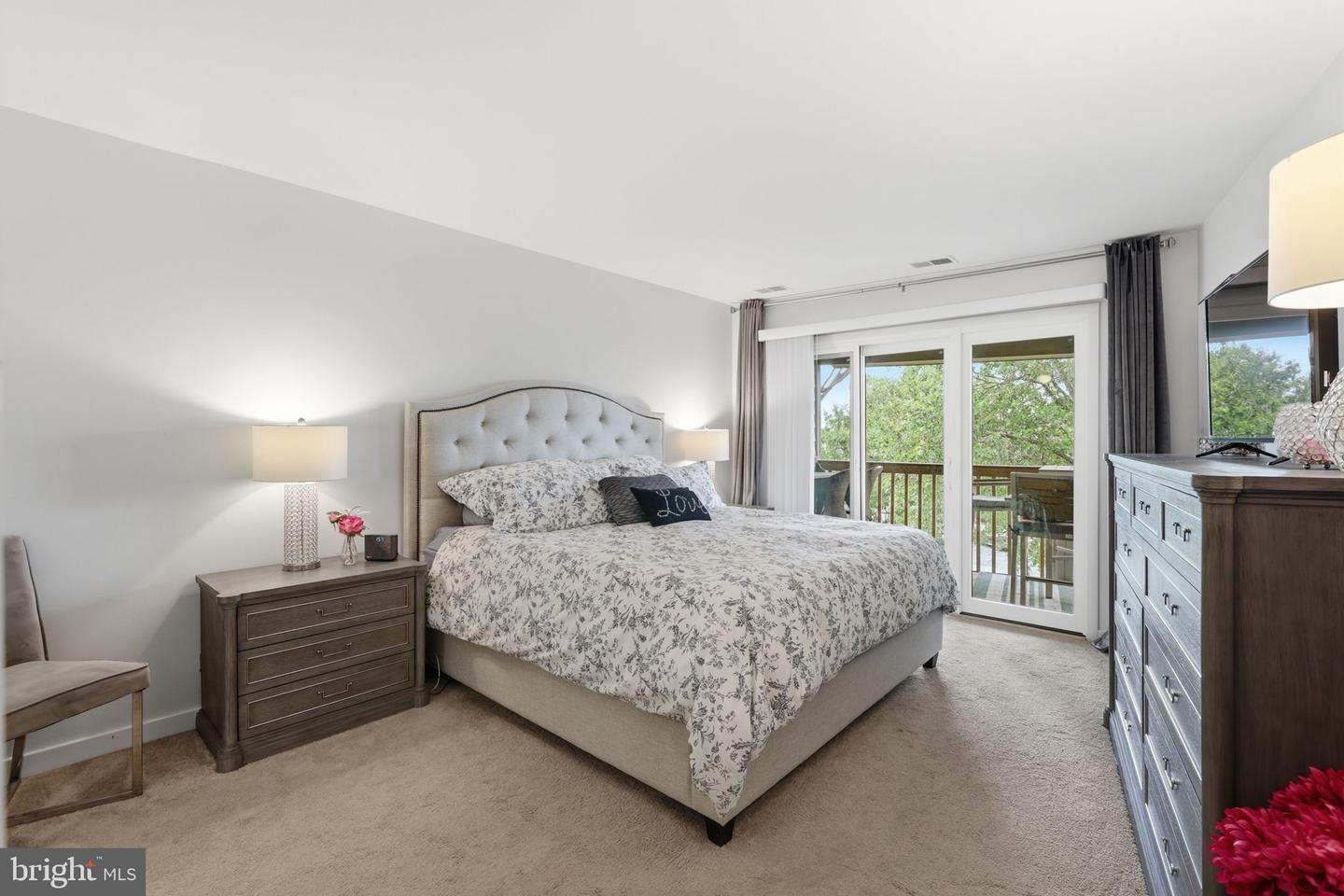 2102 Chesapeake Harbour Dr E #202 Property Photo 15