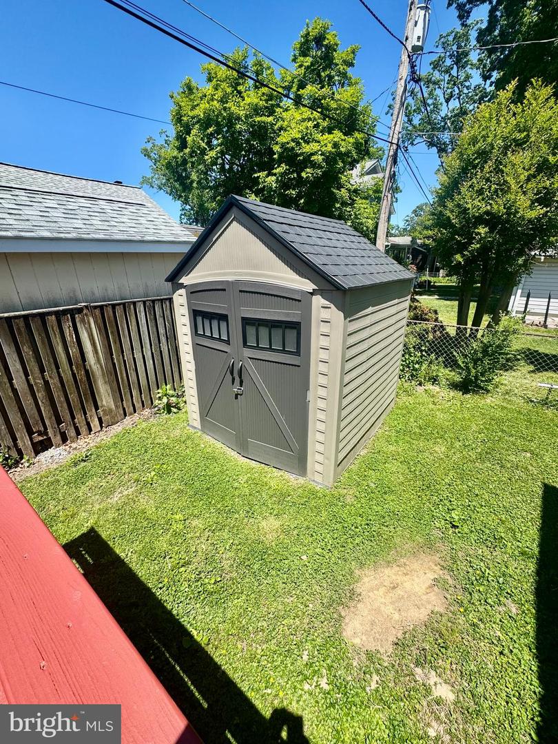 4740 Frederick Ave Property Photo 17
