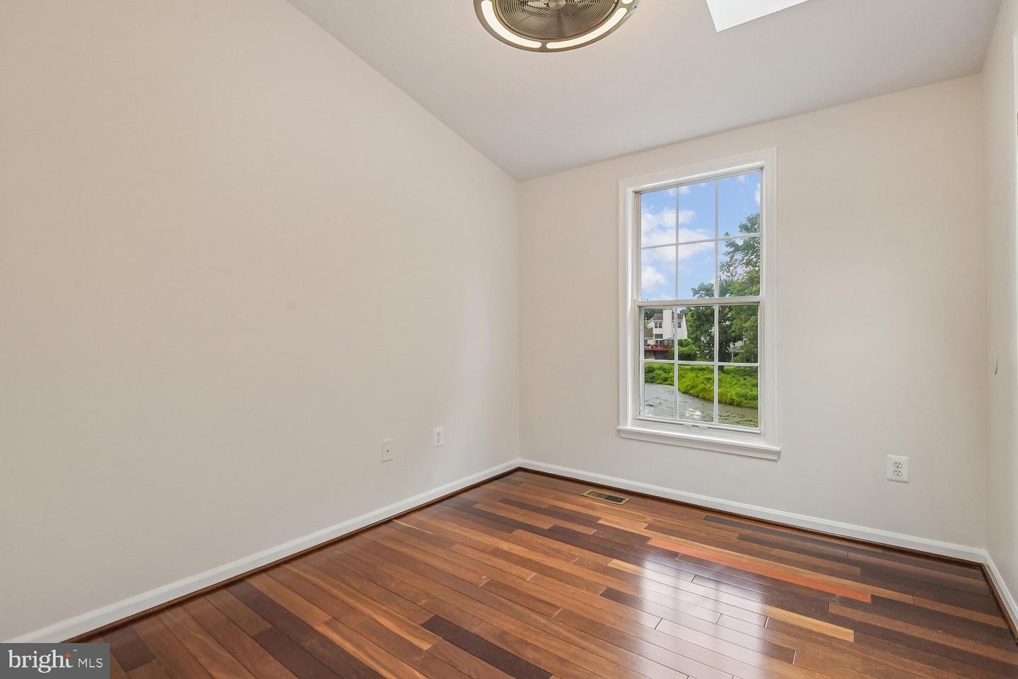 1546 Falstone Ln Property Photo 15