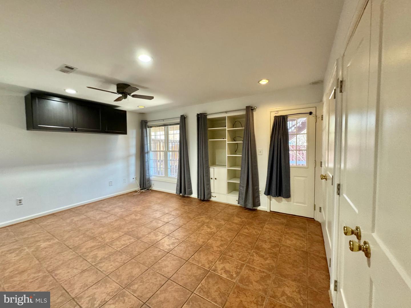 2128 Brigadier Blvd Property Photo 7
