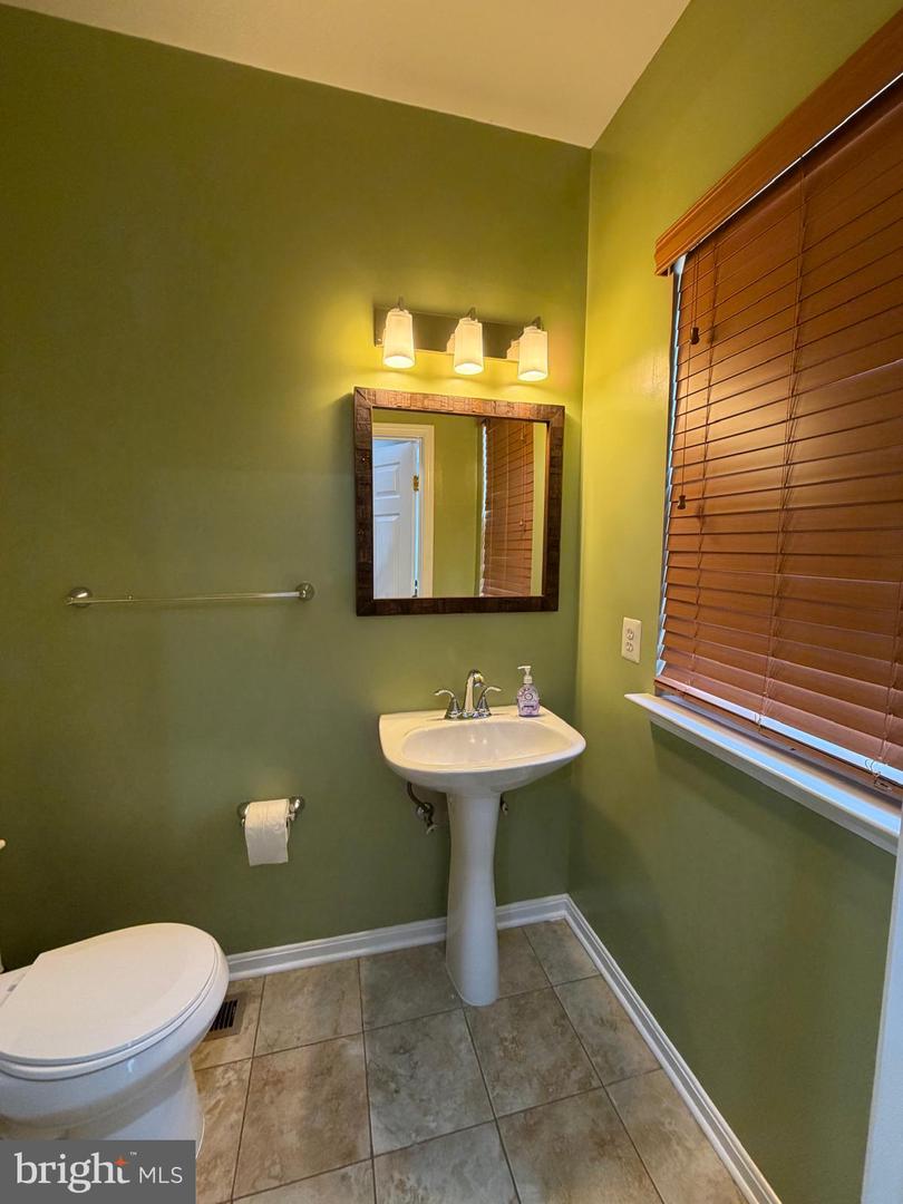 8307 Green Grass Rd Property Photo 11