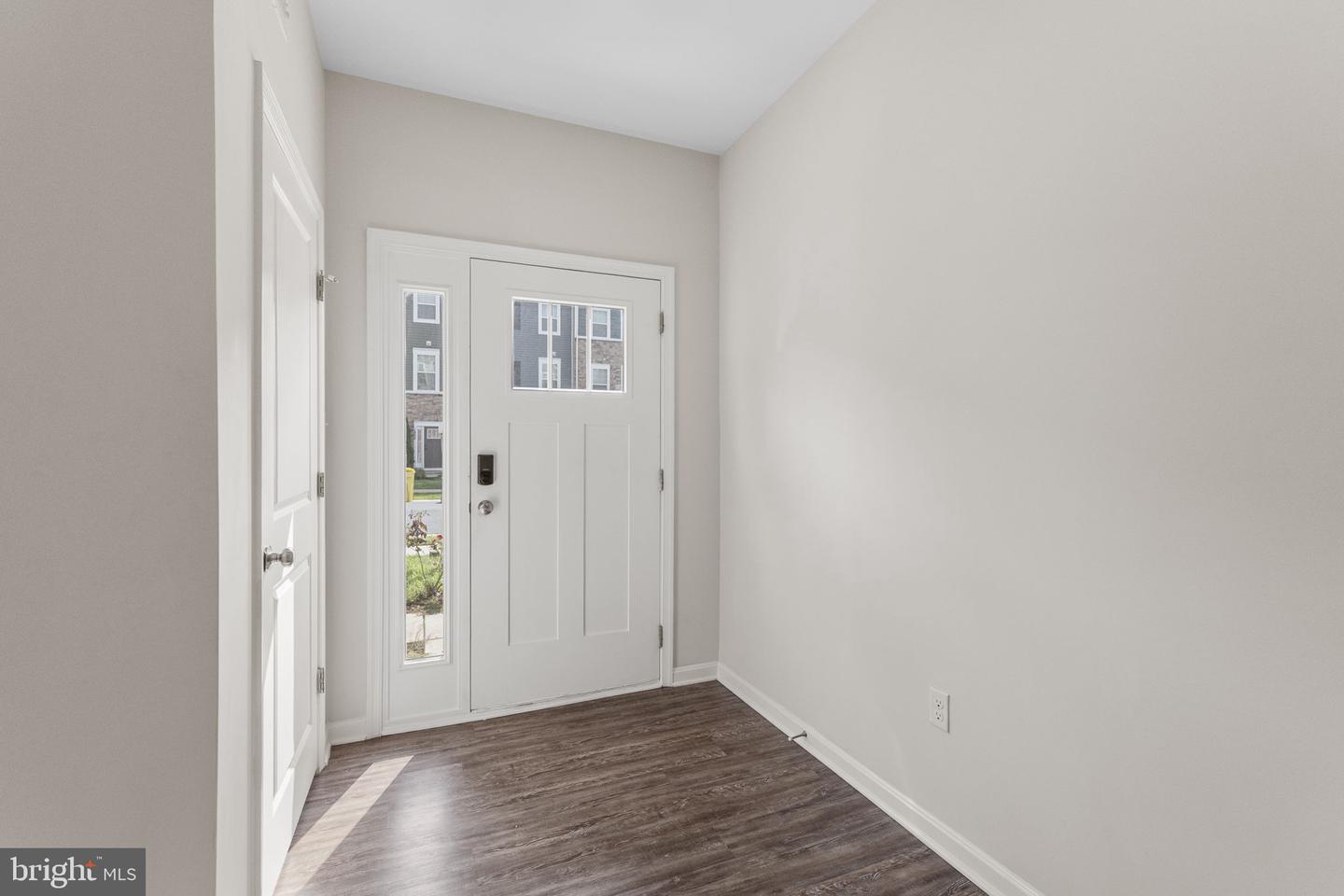 1808 Kellington Ct Property Photo 3