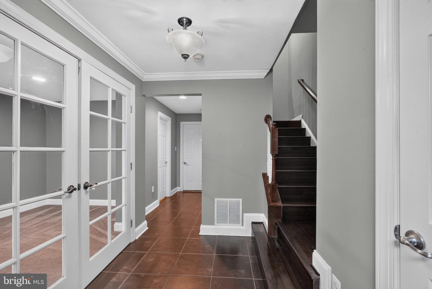 1506 Pin Oak Ct Property Photo 3