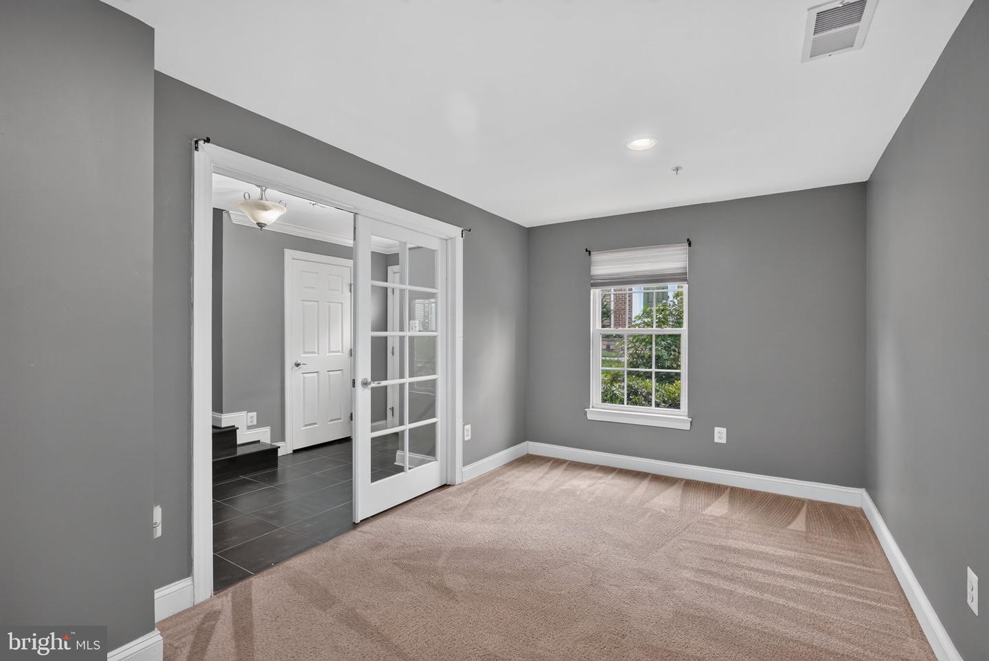 1506 Pin Oak Ct Property Photo 5