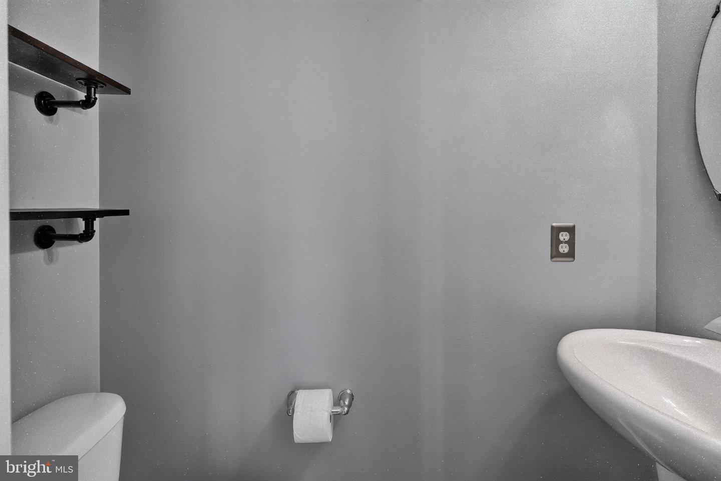 1506 Pin Oak Ct Property Photo 7