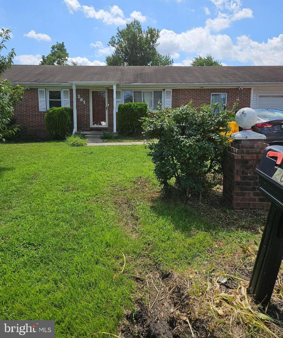 201 Warfield Rd Property Photo 1