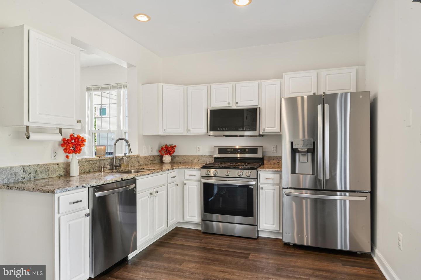2704 Oak Leaf Ct #e Property Photo 13