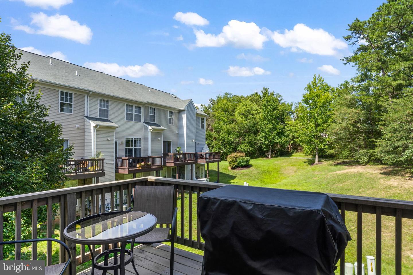 2704 Oak Leaf Ct #e Property Photo 16
