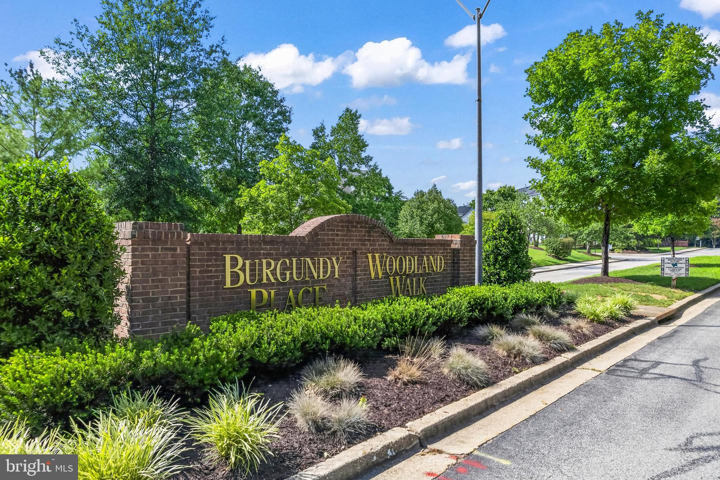 2704 Oak Leaf Ct #e Property Photo 45