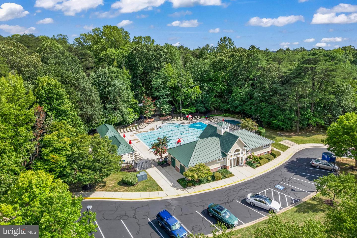 2704 Oak Leaf Ct #e Property Photo 46