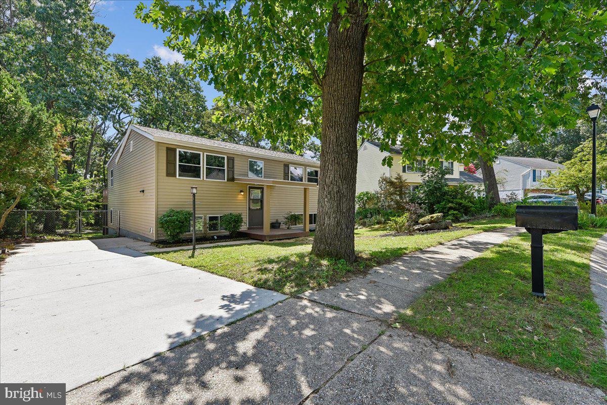 754 Hyde Park Dr Property Photo 2