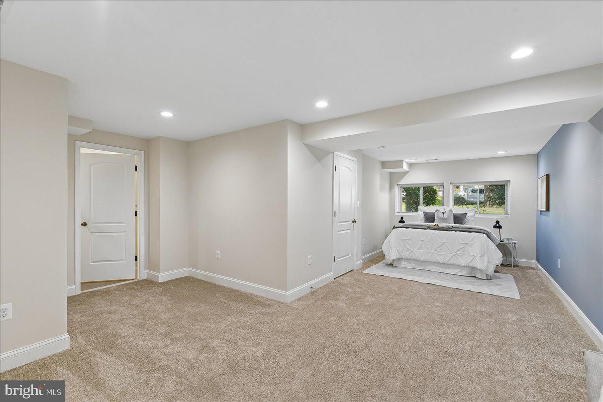 754 Hyde Park Dr Property Photo 27