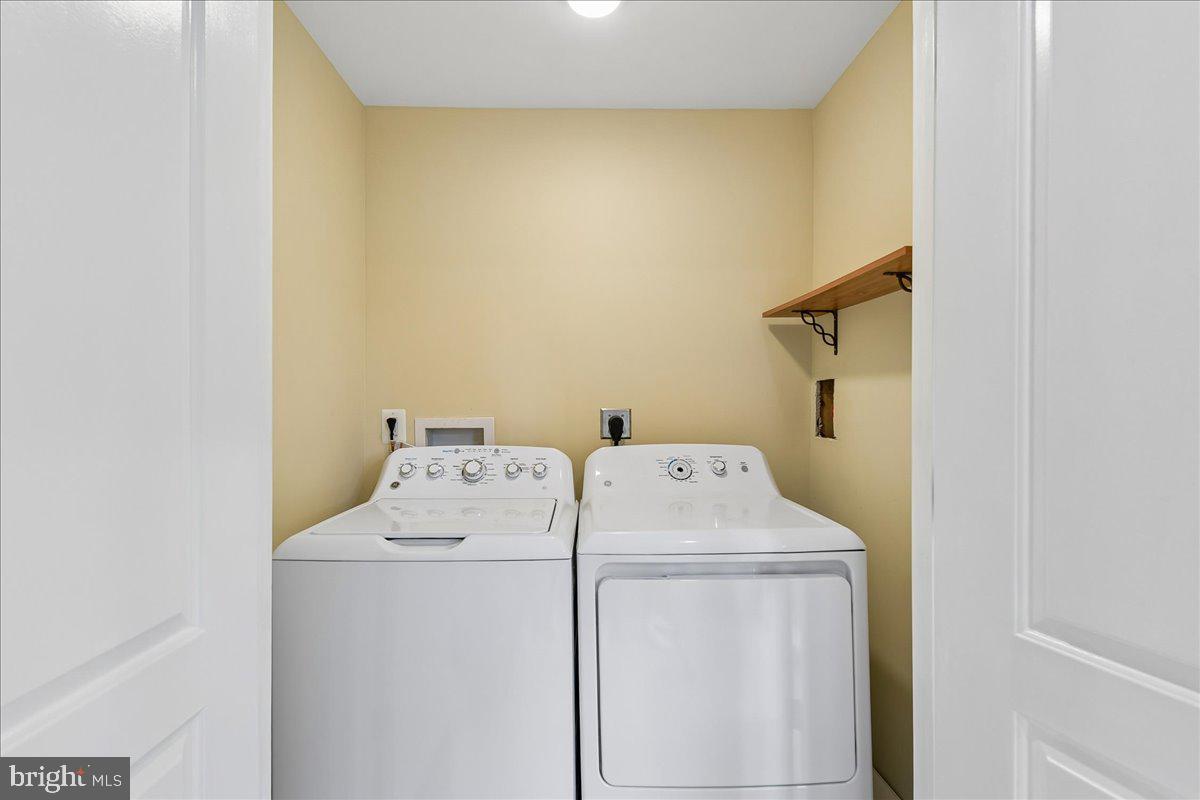 754 Hyde Park Dr Property Photo 32