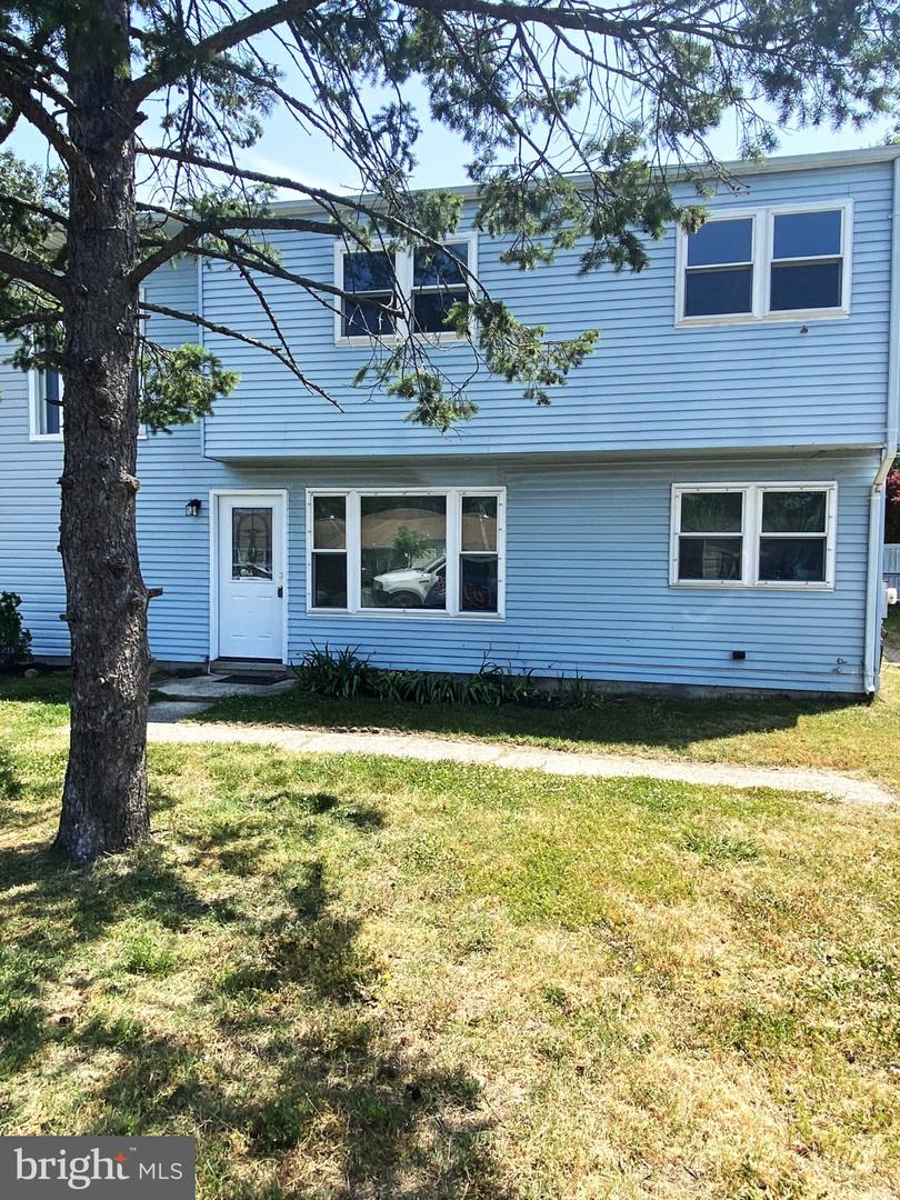 7707 Queens Rd Property Photo 2