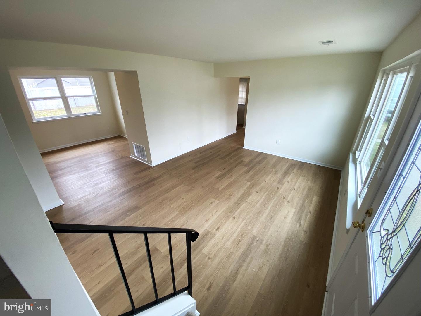 7707 Queens Rd Property Photo 4