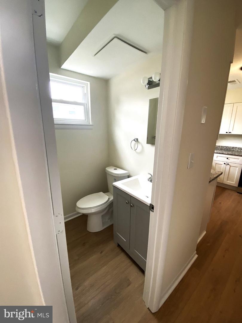 7707 Queens Rd Property Photo 8