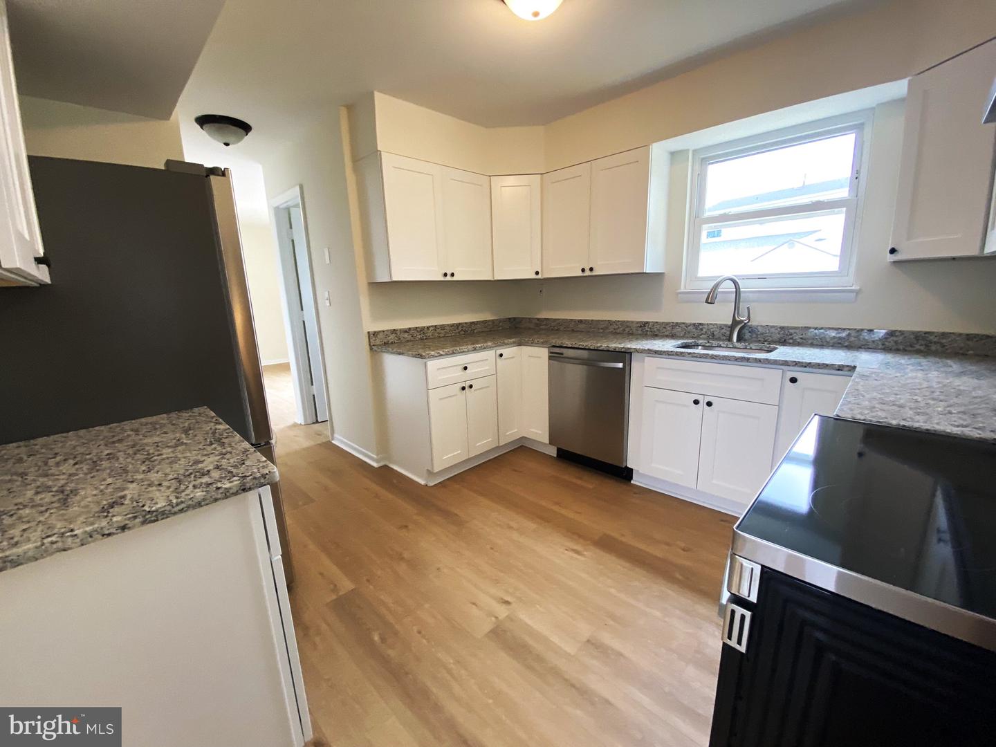 7707 Queens Rd Property Photo 11