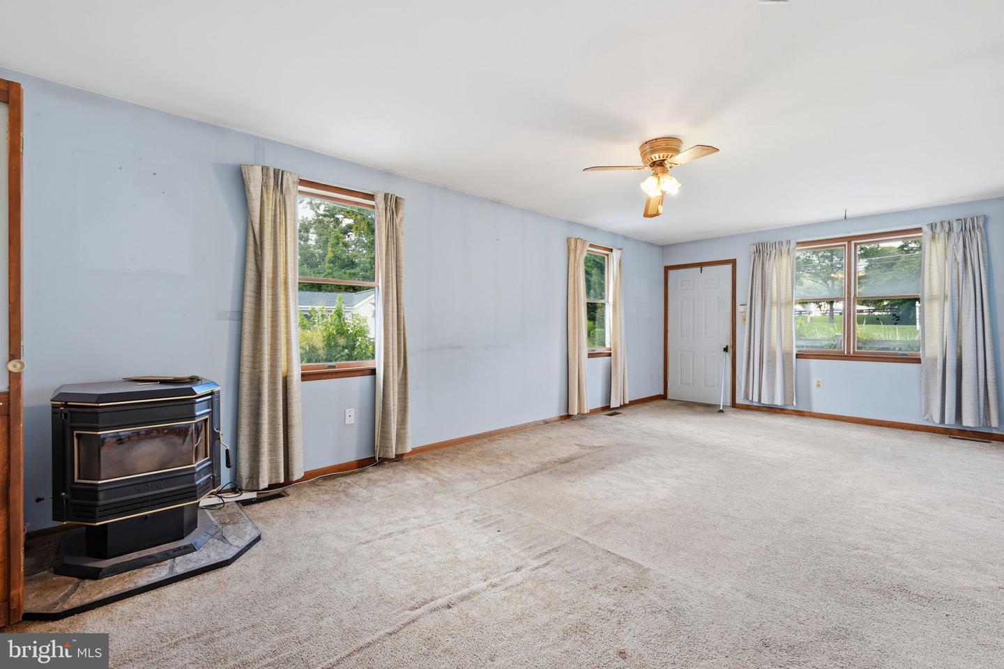7924 Telegraph Rd Property Photo 6