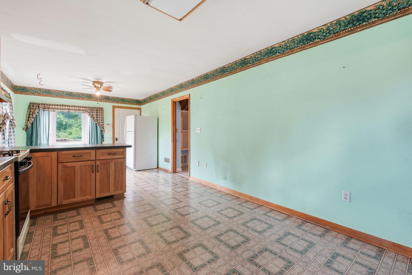 7924 Telegraph Rd Property Photo 12