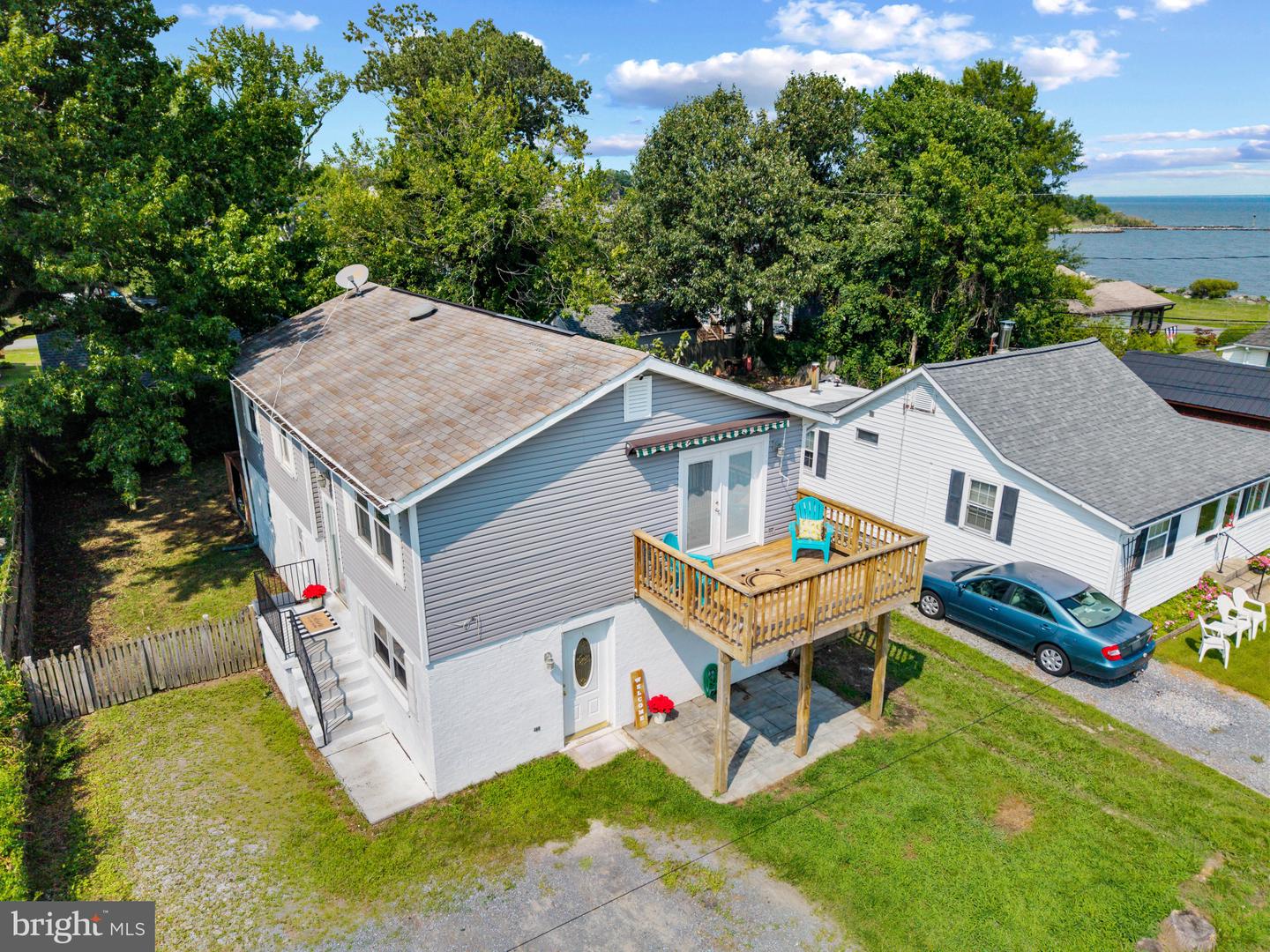 1220 Grove Ave Property Photo 1