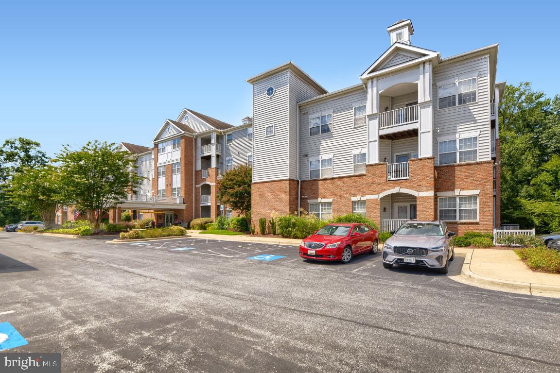 2604 Chapel Lake Dr #104 Property Photo 2