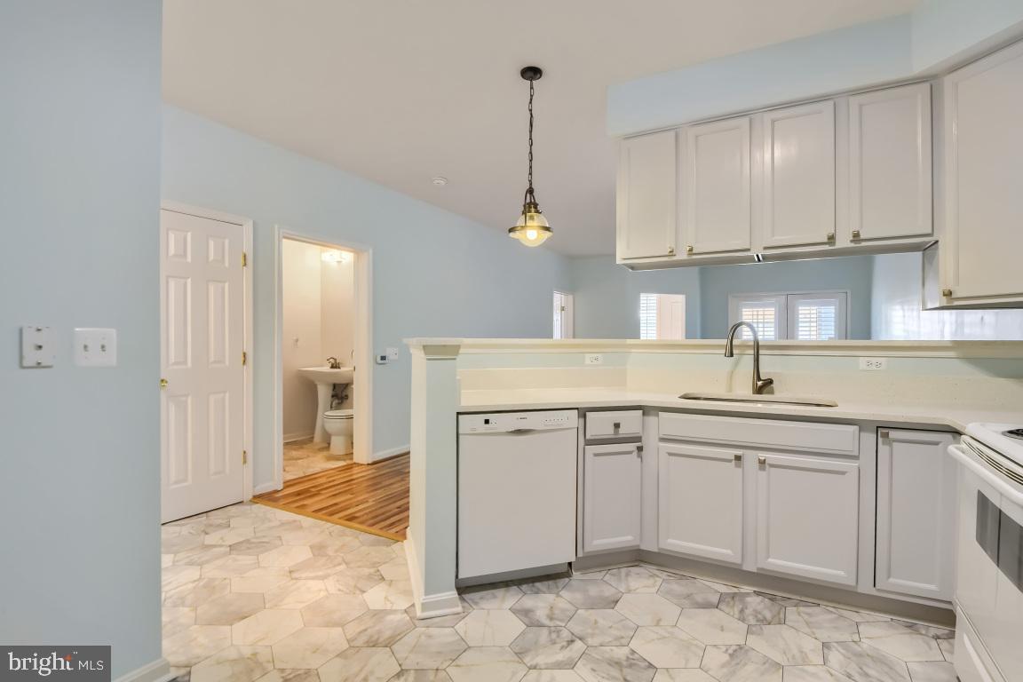 2604 Chapel Lake Dr #104 Property Photo 8