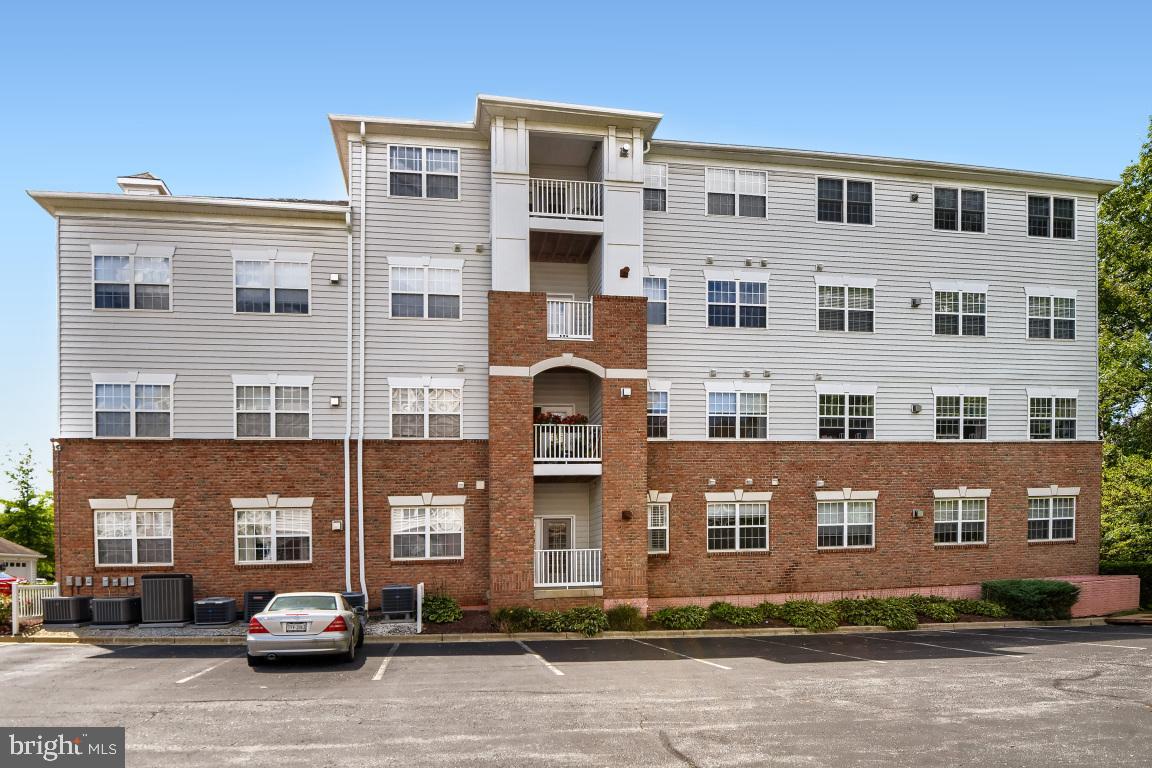 2604 Chapel Lake Dr #104 Property Photo 31