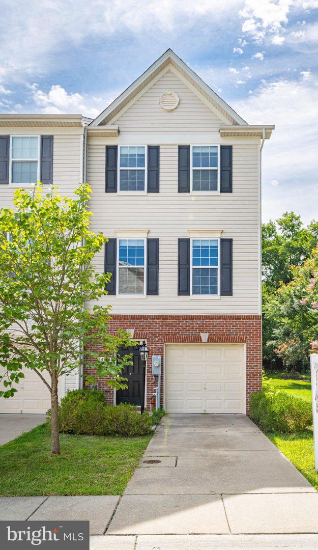 7427 WILLOW VIEW LN Property Photo 1