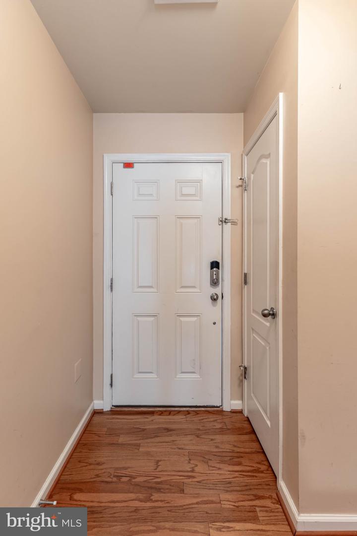 7427 Willow View Ln Property Photo 9