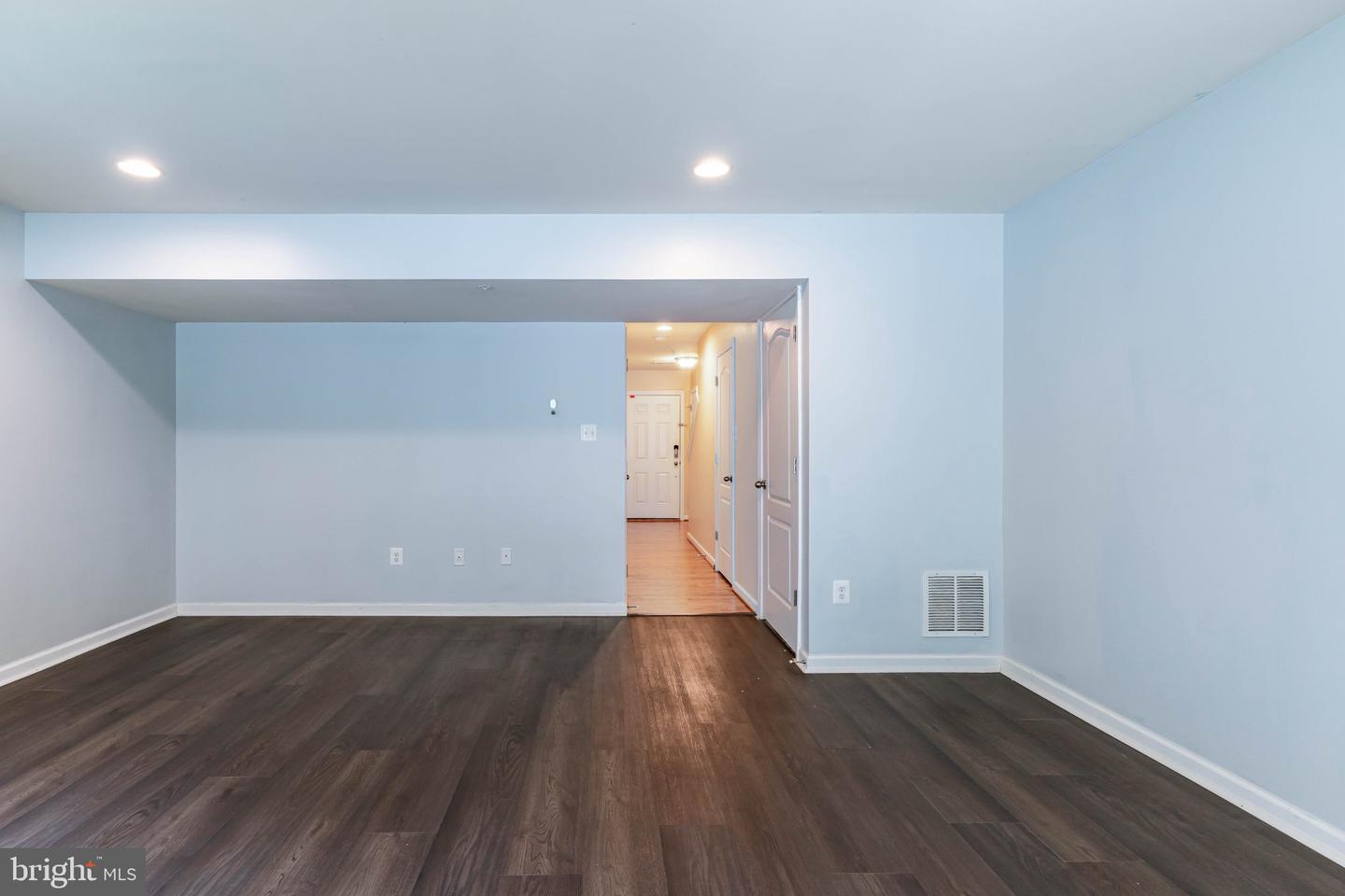 7427 Willow View Ln Property Photo 13