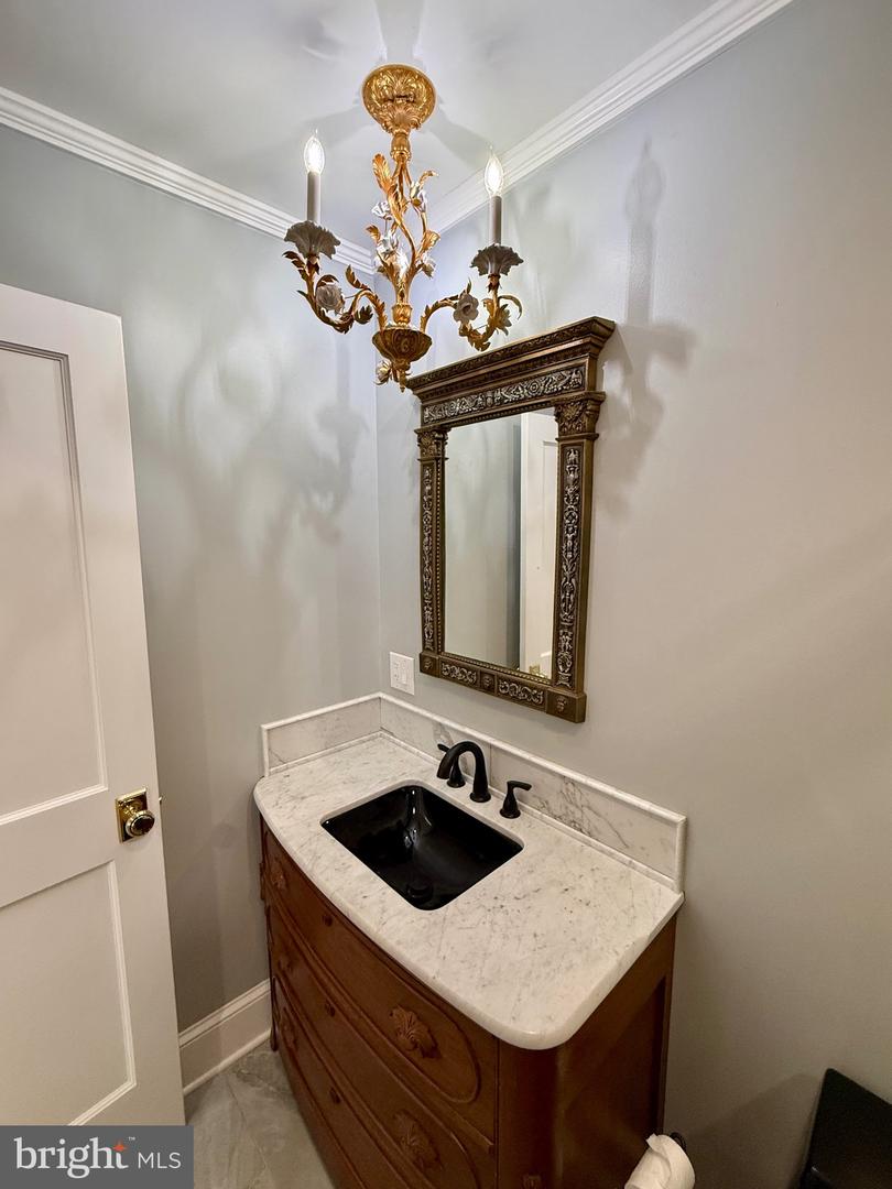 110 Annapolis St #b Property Photo 15