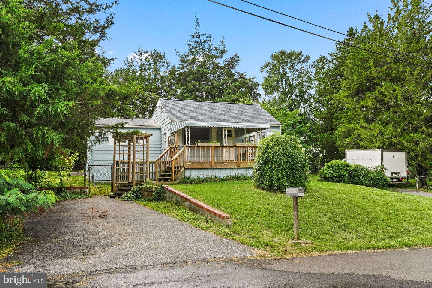 1209 Gloria Ave Property Photo 1