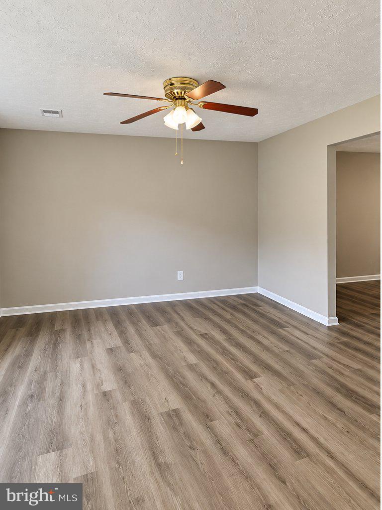5602 Lee Way Ct Property Photo 3