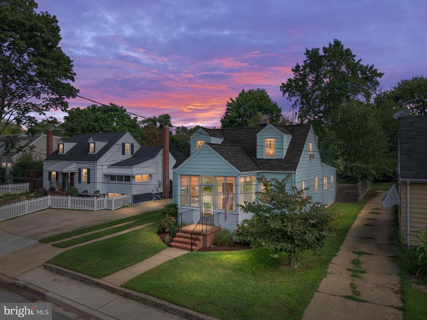 1014 VAN BUREN ST