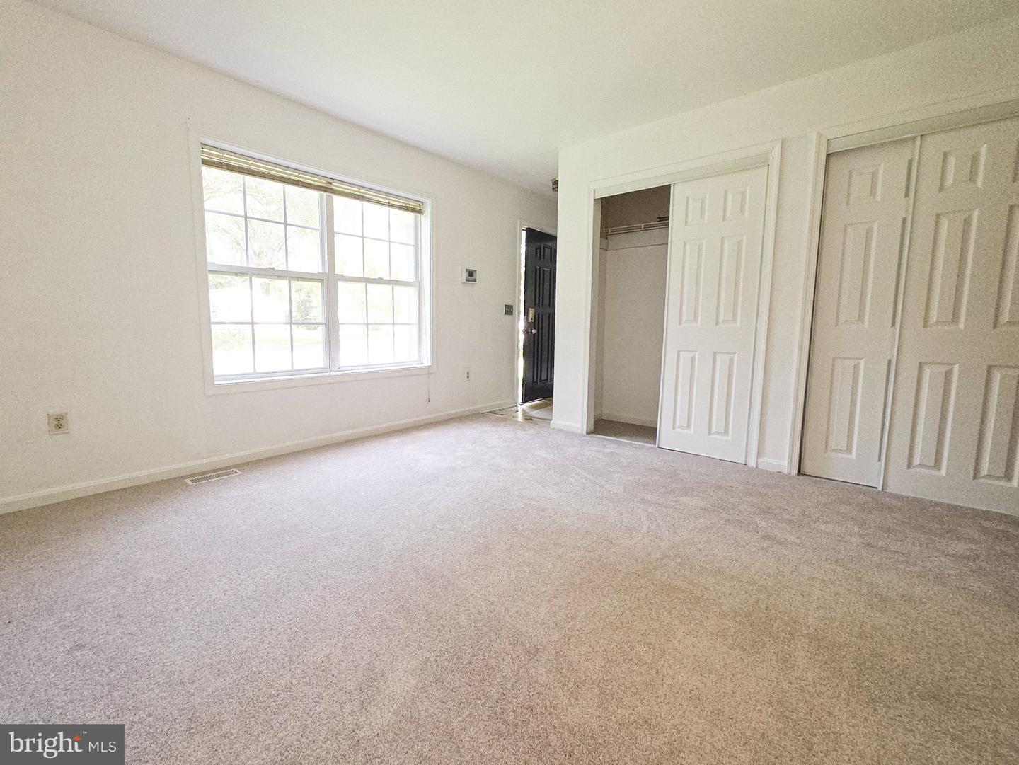 8111 Beverly Rd Property Photo 4