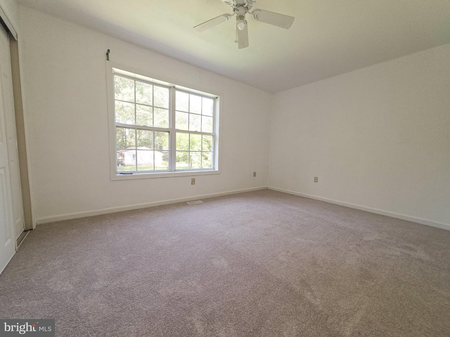 8111 Beverly Rd Property Photo 7