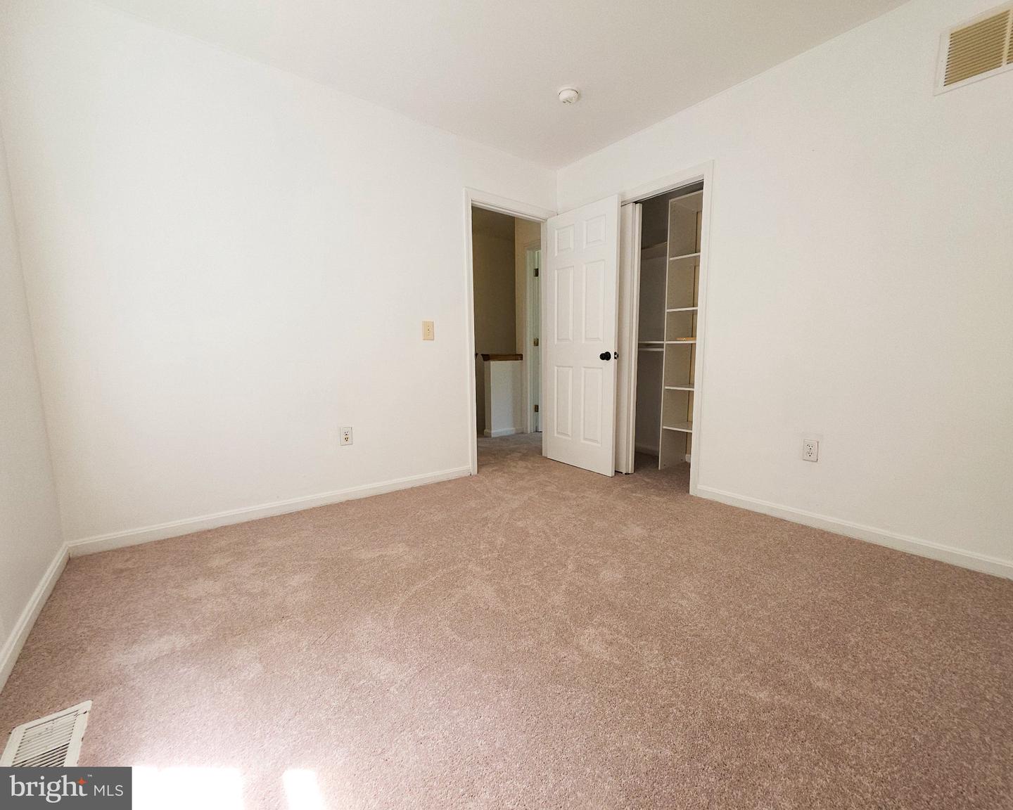 8111 Beverly Rd Property Photo 10
