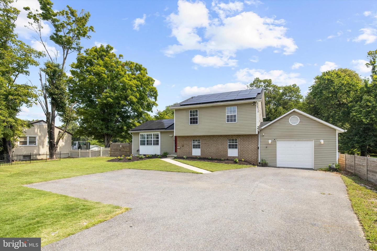 1718 Severn Rd Property Photo 4