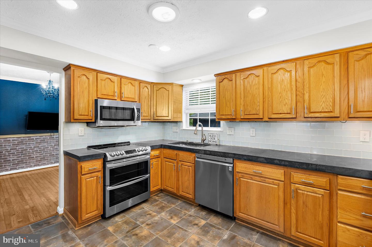 1718 Severn Rd Property Photo 15