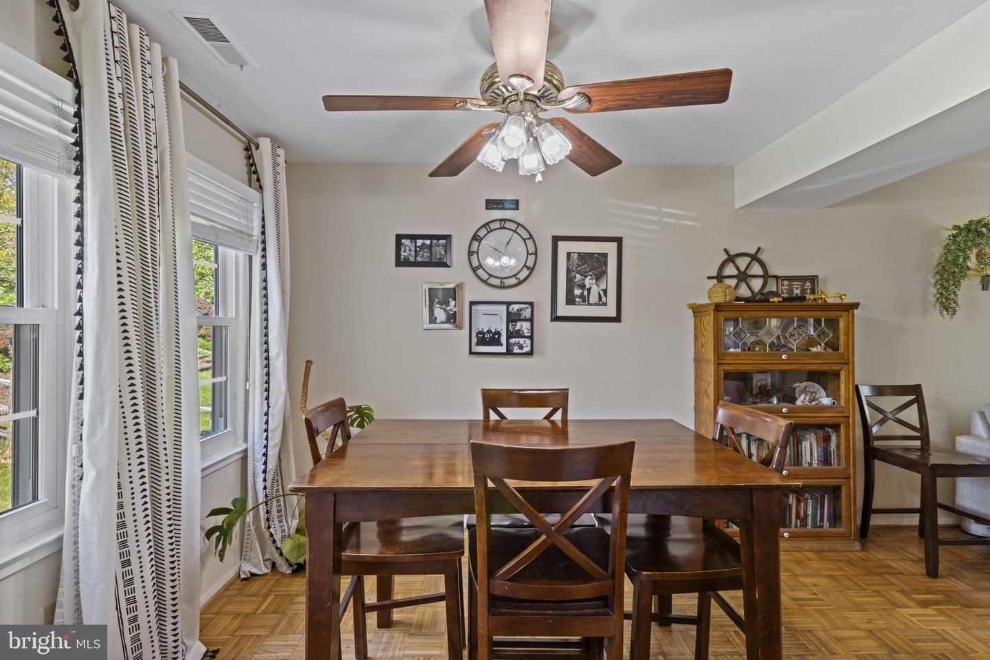 1435 Crofton Pkwy Property Photo 3