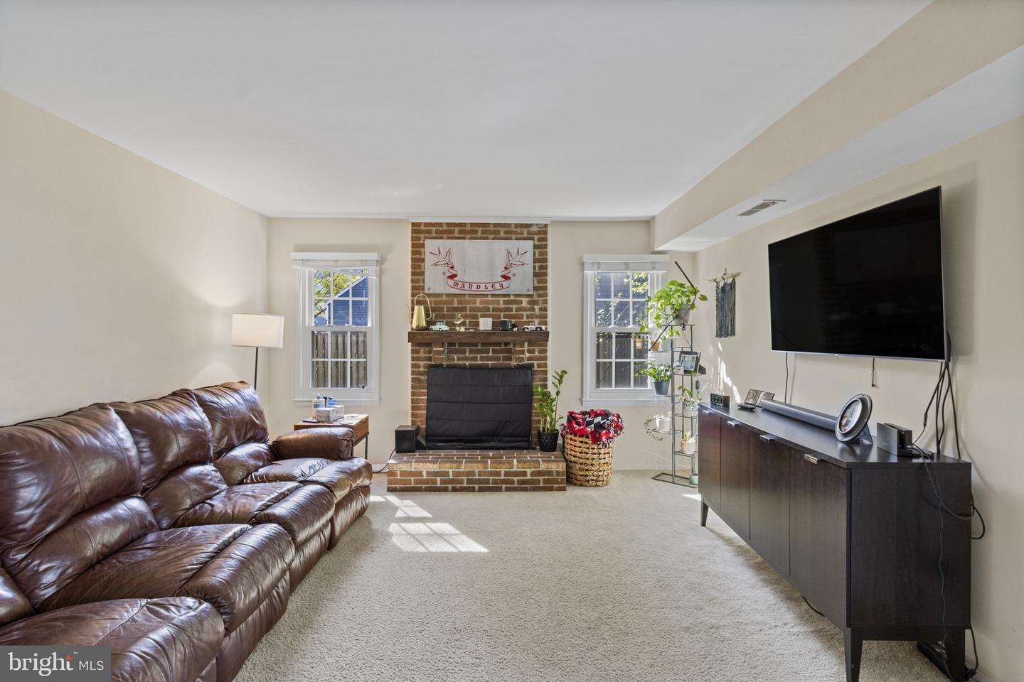 1435 Crofton Pkwy Property Photo 5